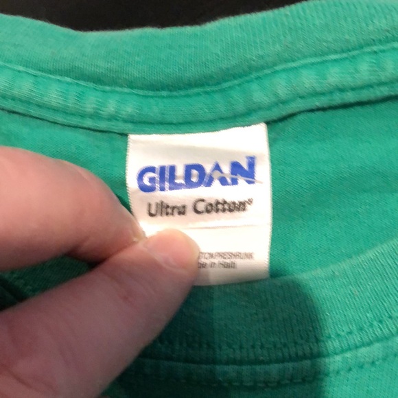 Vintage Hooters Tshirt 2009 Golf week size small - Picture 2 of 5